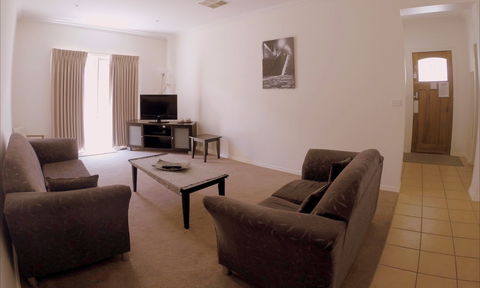Shamore Apartments - Eleventh Street Mildura - Accommodation Mt Buller 2