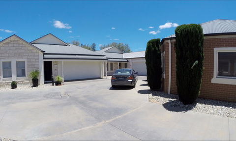 Shamore Apartments - Eleventh Street Mildura - Accommodation Mt Buller 6