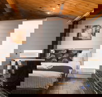 Waterfall Springs Retreat and Wildlife Sanctuary - Accommodation Mt Buller