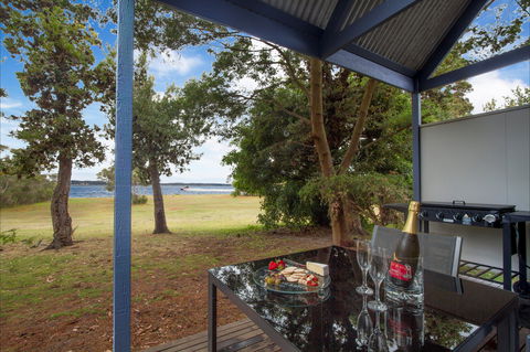 Waterfront Retreat At Wattle Point - Accommodation Mt Buller 4