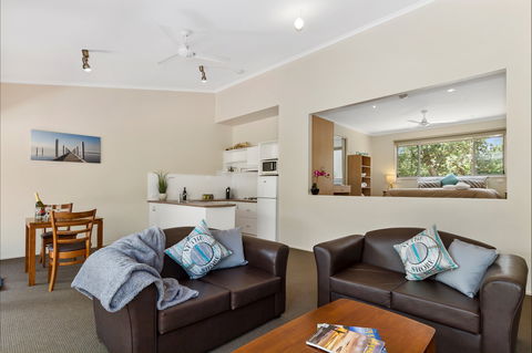 Waterfront Retreat At Wattle Point - Accommodation Mt Buller 5
