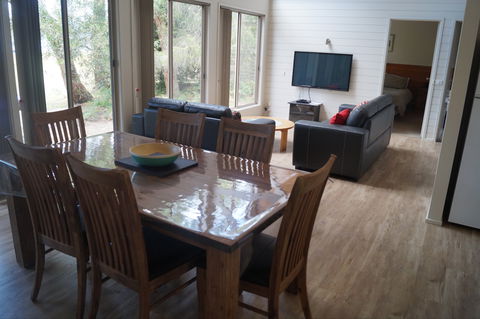 Waterfront Retreat At Wattle Point - Accommodation Mt Buller 7