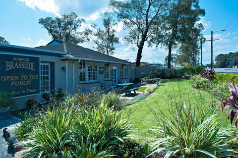 Colonial Terrace Motor Inn And Terrace Brasserie - Accommodation Mt Buller 2