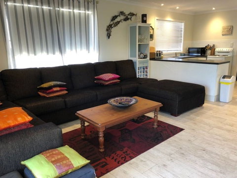 Flutterby's Beach Retreat Preston Beach - Accommodation Mt Buller 0