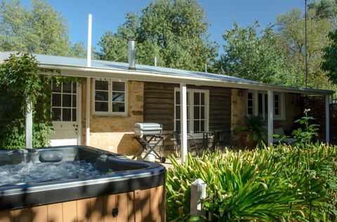 Ford Cottage Bed & Breakfast - Accommodation Mt Buller 0