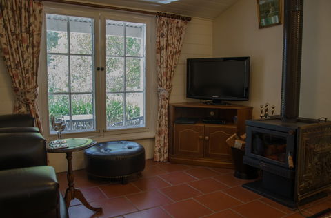 Ford Cottage Bed & Breakfast - Accommodation Mt Buller 2