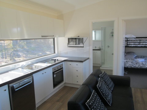 Just Red Wines Vineyard Cabins - Accommodation Mt Buller 2