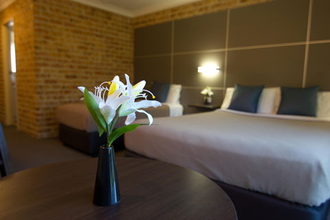 Lakeview Hotel Motel - Accommodation Mt Buller 0