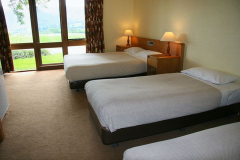 Mountain Creek Motel Bar And Restaurant - Accommodation Mt Buller 2