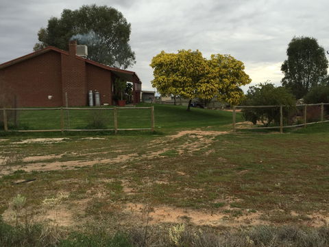 Riverland Holiday Cottage - Accommodation Mt Buller 0