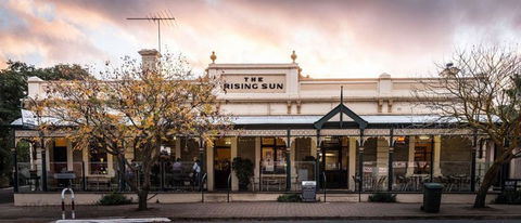 The Rising Sun Hotel - Accommodation Mt Buller 1