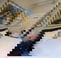 Chalet Guesthouse and Studio