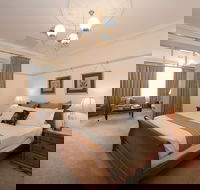 Cobb  Co Court Boutique Hotel - Accommodation Mt Buller