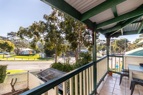 Dlux + Escape @ Lorne - Accommodation Mt Buller 2