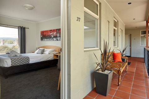 Elphin  Motel & Serviced Apartments - Accommodation Mt Buller 1