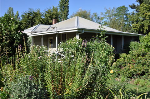Honeysuckle Cottage - Accommodation Mt Buller 0