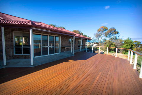 Limestone Ridge - Holiday House - Accommodation Mt Buller 0