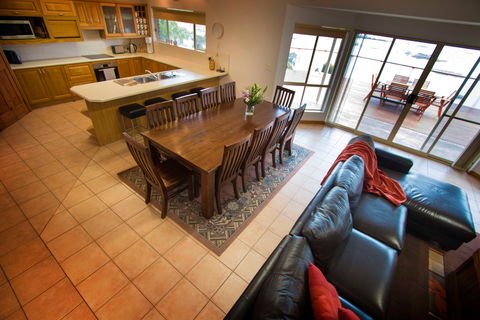 Limestone Ridge - Holiday House - Accommodation Mt Buller 2
