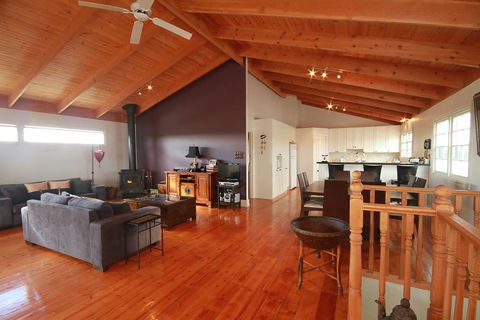 Pelican Sands Bed & Breakfast - Accommodation Mt Buller 1