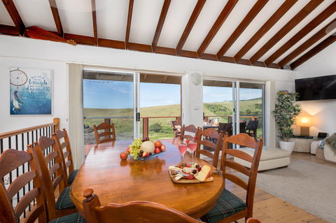 Absolute Oceanfront Cottage - Accommodation Mt Buller 2