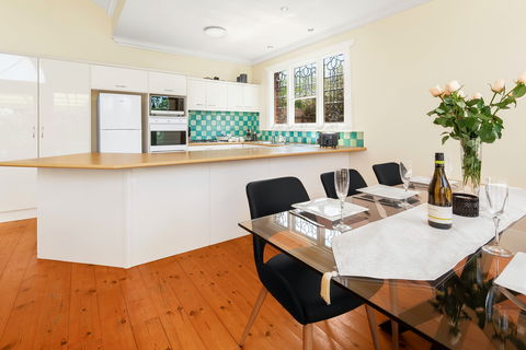 Adelaide Style Accommodation-City And Beach Luxury Home - Accommodation Mt Buller 2