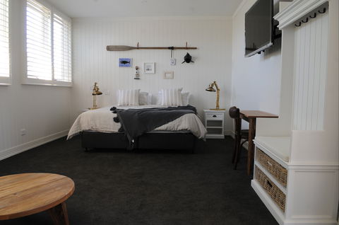 Anchor Geelong - Accommodation Mt Buller 1