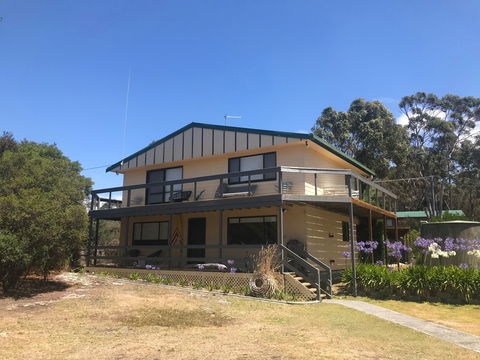 Barefoot Beach House - Accommodation Mt Buller 1