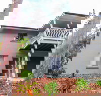 Blackbutt Family Loft Townhouse