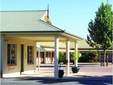 Country Gardens Motor Inn - Accommodation Mt Buller 0