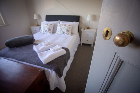 Helensburgh Hotel - Accommodation Mt Buller 0