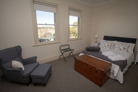 Helensburgh Hotel - Accommodation Mt Buller 2