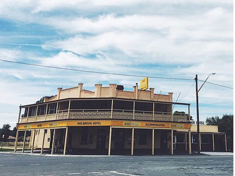 Holbrook Hotel - Accommodation Mt Buller 0