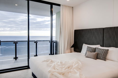 Iconic Kirra Beach Resort - Accommodation Mt Buller 0