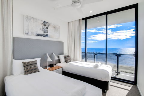 Iconic Kirra Beach Resort - Accommodation Mt Buller 1