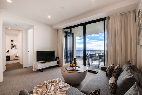 Iconic Kirra Beach Resort - Accommodation Mt Buller 2