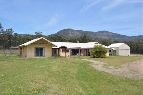 James Estate Guest House - Accommodation Mt Buller 0