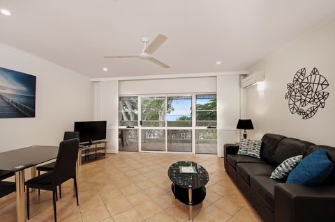 Marlin Waters Beachfront Apartments - Accommodation Mt Buller 1