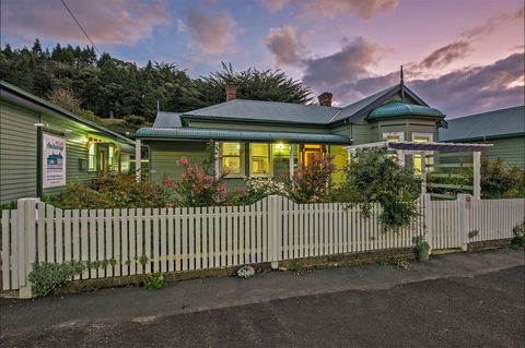 Mt Lyell Anchorage - Accommodation Mt Buller 0