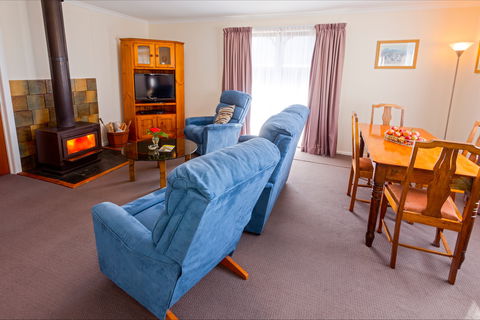 Pol And Pen Holiday Cottages - Accommodation Mt Buller 1