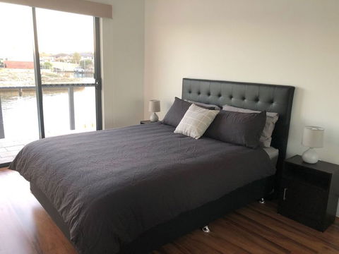 Port Bouvard Retreat - Large Family Friendly Canal Home With Private Jetty - Accommodation Mt Buller 1