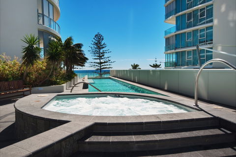 Reflections Coolangatta Beach - Accommodation Mt Buller 1