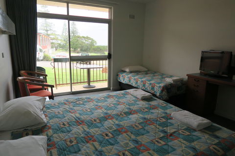 Tathra Hotel - Motel - Accommodation Mt Buller 2