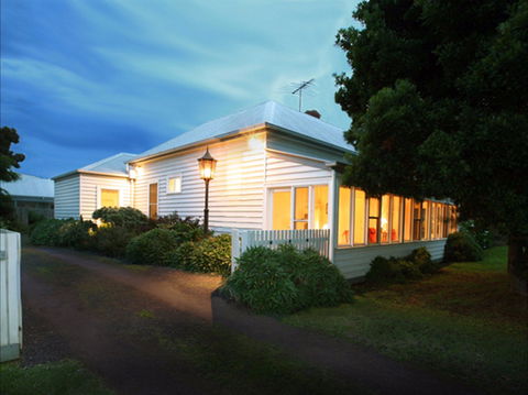 The Lonsdale Palms - Accommodation Mt Buller 0