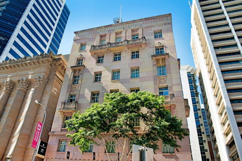 ULTIQA Rothbury Hotel - Accommodation Mt Buller 0