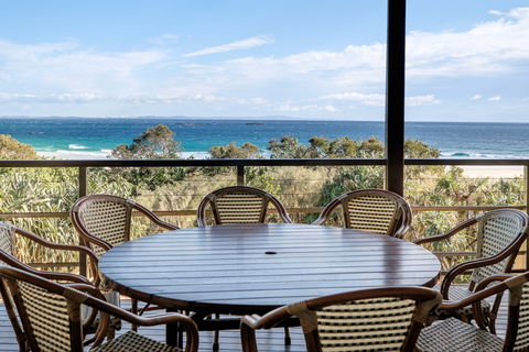 Claytons On Cylinder Beach Front Apartments - Accommodation Mt Buller 2
