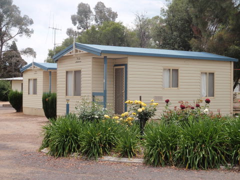 Cowra Holiday Park - Accommodation Mt Buller 0