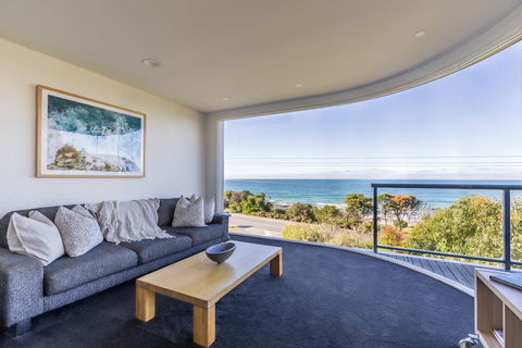 Dlux + Escape @ 83 Great Ocean Road Apartments Lorne - Accommodation Mt Buller 0
