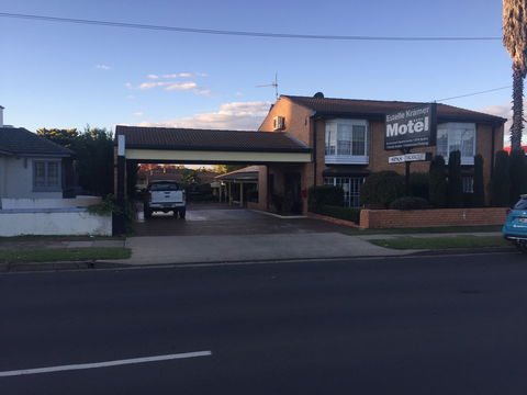 Estelle Kramer Motel - Accommodation Mt Buller 0