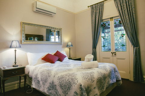 Glenella Guesthouse - Accommodation Mt Buller 0