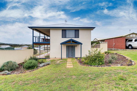 Hayborough Haven 3 - 3 Fifth Avenue - Hayborough - Accommodation Mt Buller 1